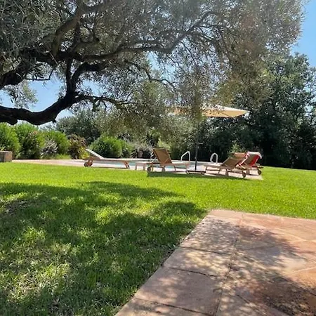 Le Petit Domaine Villa *
